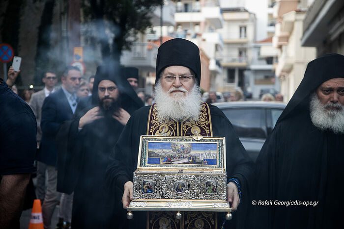 Holy Cincture of The Theotokos leaves Mt Athos for Northern Greek City ...