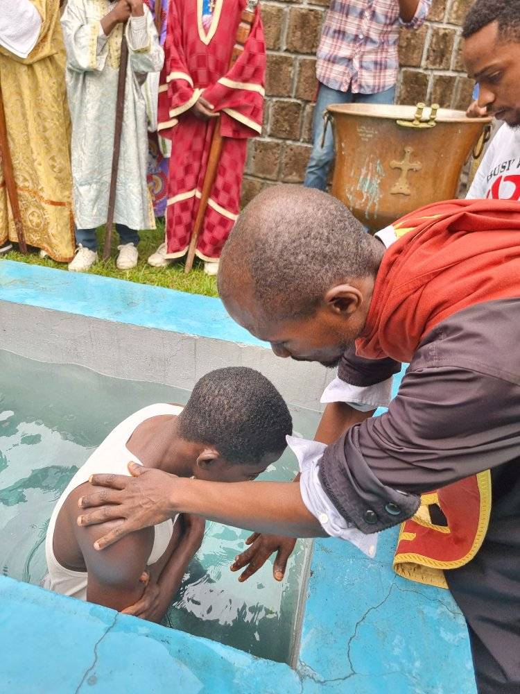 Dozens of newly baptised in the parishes of Kinshasa, Democratic Republic of the Congo
