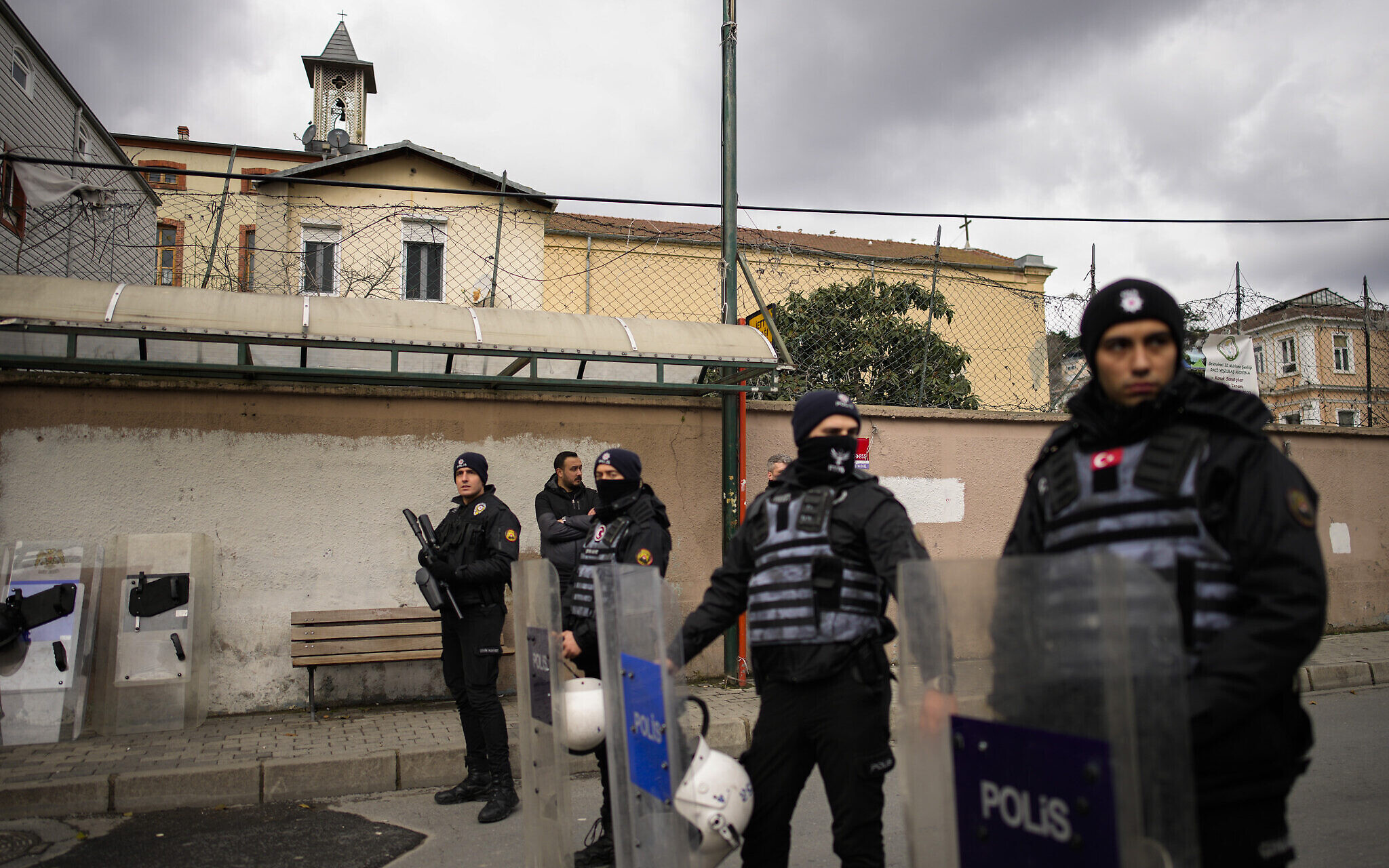 Masked gunmen kill one person in Constantinople Catholic church